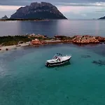 Bateau-hôtel Wild Escape Island Bay Experience Porto San Paolo (Sardinia)