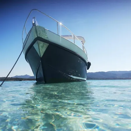 船上ホテル Wild Escape Deep Emotion Unicita Di Una Notte In Barca Nell'Isola ポルト・サン・パーオロ