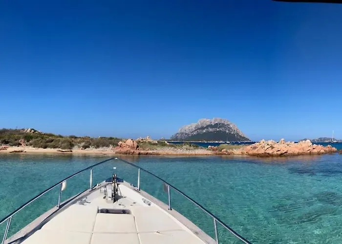 Ботель Wild Escape Island Bay Experience Порто-Сан-Паоло