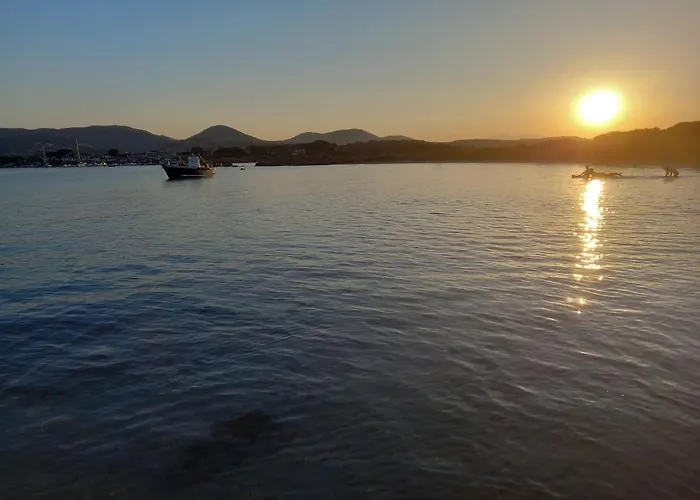 Wild Escape Island Bay Experience Hotel en barco *