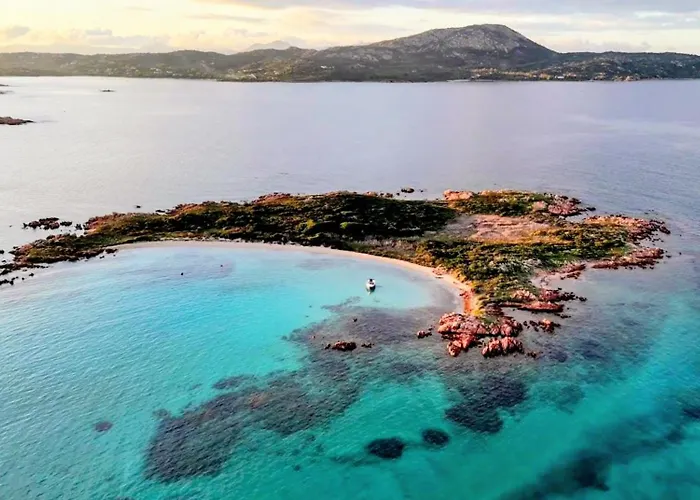 Wild Escape Island Bay Experience Hotel en barco Loiri Porto San Paolo